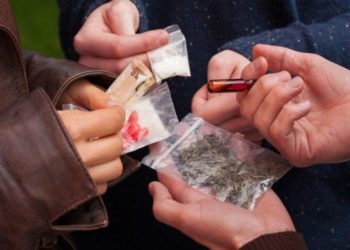 Домашняя лаборатория: Правоохранители задержали подозреваемую в производстве и сбыте наркотиков