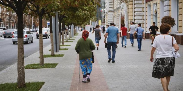 Sondaj: 66% din moldoveni consideră că lucrurile în țara noastră merg într-o direcție greșită | VIDEO
