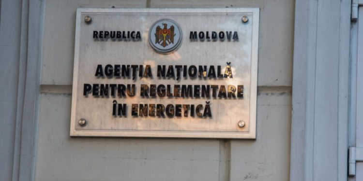 La vârsta de 40 de ani a devenit ucenicul lui Liubomir Iorga, creator de instrumente muzicale: Acum, după 20 de ani, Grigorii Sânchetru este unul dintre cei mai renumiți meșteri populari din țara noastră | VIDEO