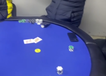 Oamenii legii au descins percheziții într-un local din orașul Briceni, unde a fost descoperită activitatea ilegală a unei săli cu jocuri de noroc