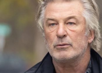 Procurorii au renunţat la circumstanţa agravantă în cazul lui Alec Baldwin. Actorul riscă o pedeapsă de maximum 18 luni de închisoare