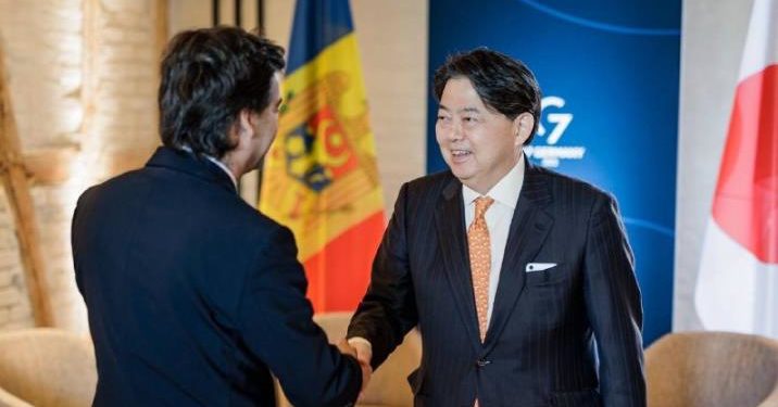 Accident matinal la Rîșcani. Un automobil s-a răsturnat | VIDEO