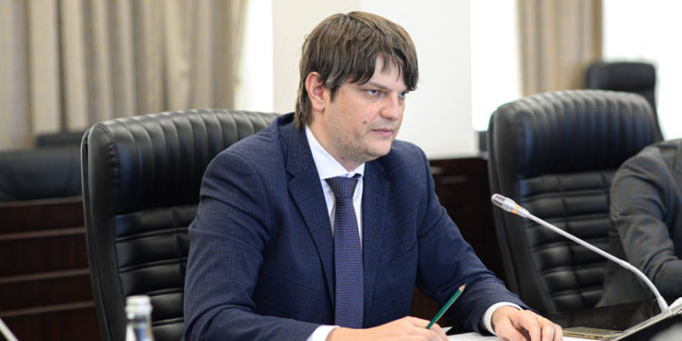 Andrei Spînu susține că ar fi fost amenințat, de o persoană necunoscută, chiar în fața casei sale