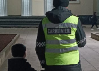 Un copil, găsit fără supraveghere pe străzile capitalei. Ce le-a declarat carabinierilor