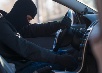 Reţea de furturi auto, destructurată în Bulgaria. Procuror: Pot fura orice maşină în câteva minute. În 4 ore era dezmembrată complet