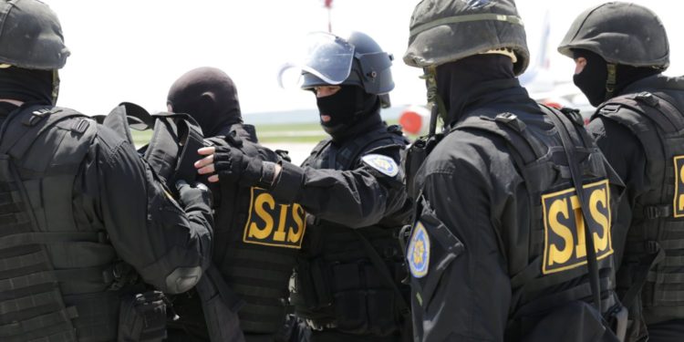 Cinci persoane sunt acuzate de trădare de patrie și spionaj. SIS: Urmau să organizeze destabilizări în masă | VIDEO