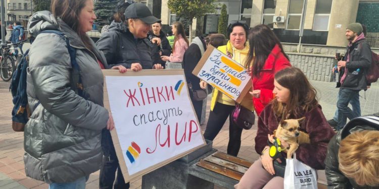 В Кишиневе прошел ежегодный феминистский марш ЛГБТ. Какой теме он был посвящен в этом году | VIDEO