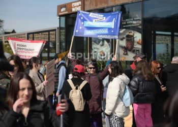 В центре Тбилиси возобновилась акция протеста