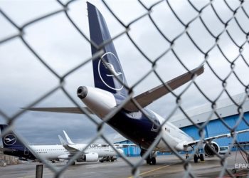 В Германии из-за забастовок отменят сотни авиарейсов