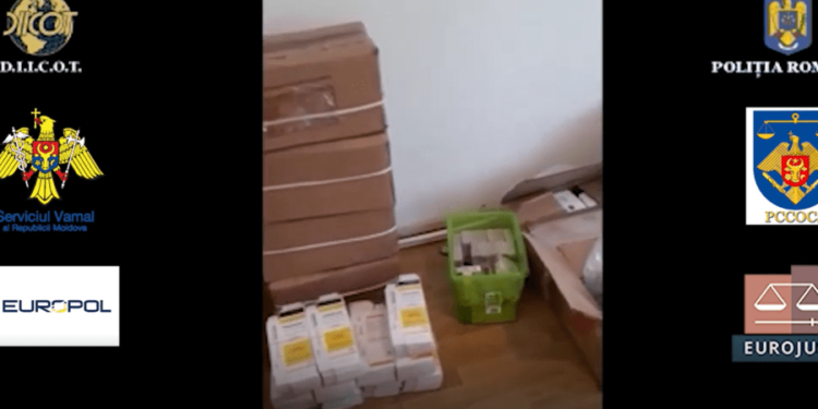 Накрыли лабораторию по производству анаболиков: в Молдове и Румынии проходят обыски
