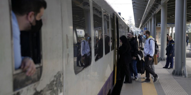 В Греции железные дороги постепенно возвращаются к жизни