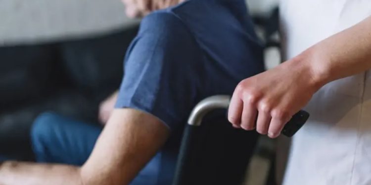 Bătrână din Italia violată de badanta moldoveancă. Îngrijitoarea voia „să scoată diavolul din ea”