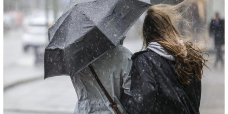 “Желтый код” метеоопасности: в Молдове холодает, ветер усилится и пойдет дождь