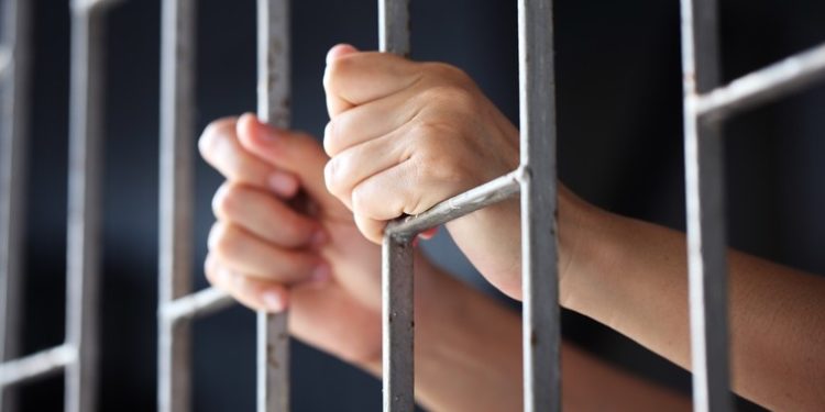 O femeie din Ungheni, condamnată la 9 ani de detenție. Ce mai prevede sentința pronunțată de judecători