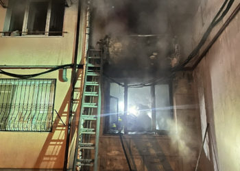 Panică într-un apartament de pe Maria Drăgan: 30 de persoane au fost evacuate | VIDEO