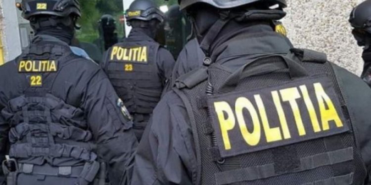 Nouă percheziții la Căușeni: Polițiștii și procurorii au ridicat zeci de muniții și arme | VIDEO