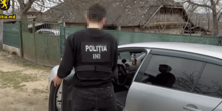 Заставляли работать в Европе: Молдаване задержаны по подозрению в торговле людьми