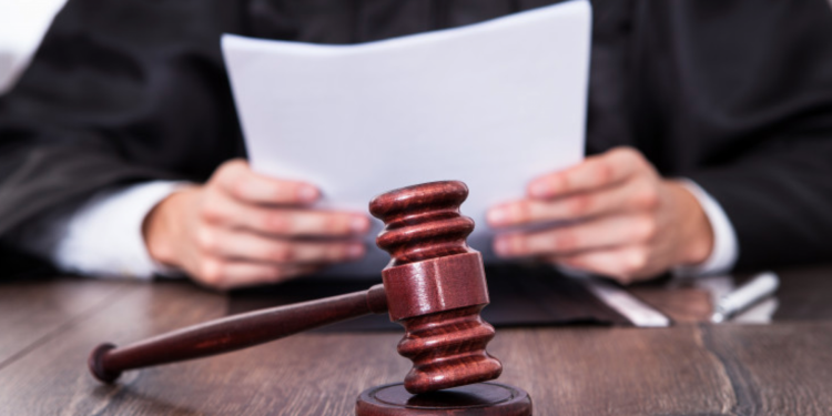 Суд вынес приговор мужчине, который подверг свою сожительницу сексуальной и трудовой эксплуатации в Германии | VIDEO