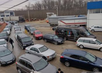 Очереди из машин на выезде из Молдовы: Какие КПП перегружены