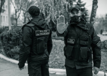 Doi conaționali, documentați pentru organizarea migrației ilegale