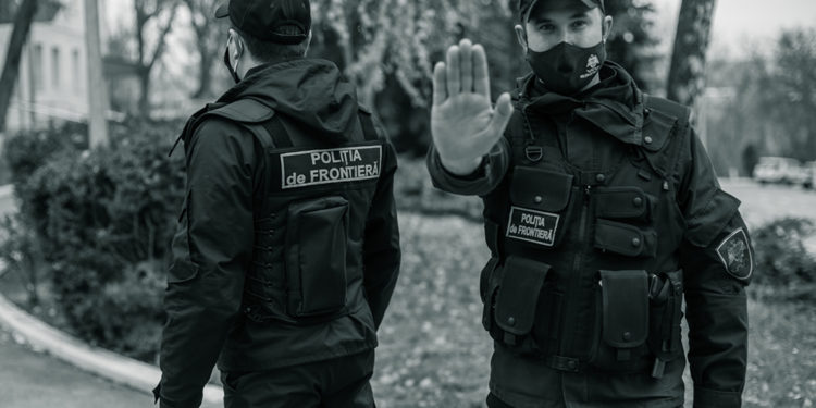 Doi conaționali, documentați pentru organizarea migrației ilegale