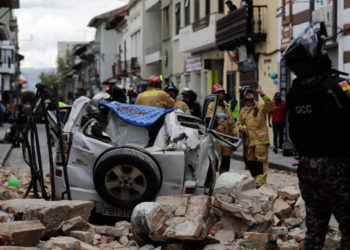 Количество пострадавших и жертв землетрясения в Эквадоре растет