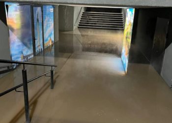 Un pasaj subteran din Capitală, INUNDAT. Serviciile responsabile, la fața locului | FOTO