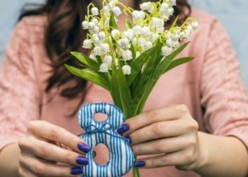 Cuvinte frumoase, multă afecțiune, flori și cadouri. Cum petrec moldovenii sărbătoarea de 8 Martie și cât sunt gata să cheltuie pentru surprize și daruri | VIDEO