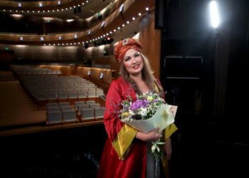 Опера в Нью-Йорке выплатит Нетребко $200 тыс. за отмену концертов