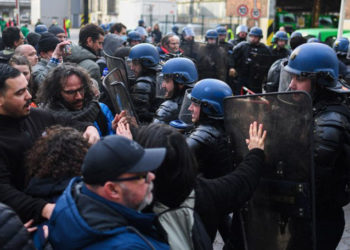 Franţa: Zi de greve şi proteste la nivel naţional după ce Macron a insistat pe aplicarea din acest an a reformei pensiilor