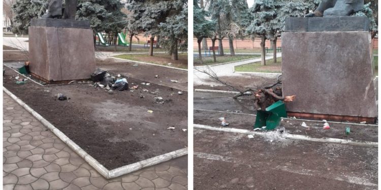 Persoane necunoscute au încercat să dea foc monumentului lui Vladimir Lenin în centrul orașului Anenii Noi. Poliția caută făptașii | VIDEO