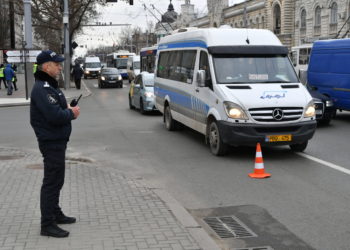 Mai multe rute regulate de transport nu au ieșit astăzi la curse după ce au rămas fără numere de înmatriculare: Președintele APOTA: Ne vom adresa în judecată privind abuzurile poliției | VIDEO