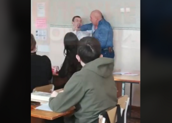 S-au bătut în timpul orelor: Un elev și un profesor s-au luat la pumni, la o lecție de desen liniar