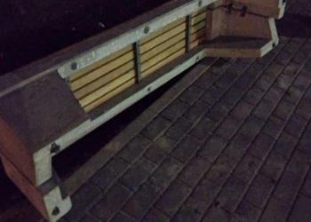 Mai multe bănci, vandalizate pe bulevardul Mircea cel Bătrân din capitală: „Chișinăul nu e doar despre a construi, dar și despre a păstra”