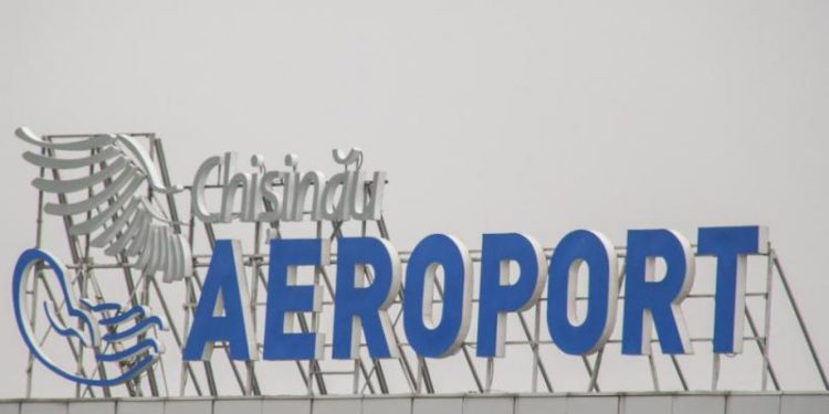 Haos la Aeroport: Oamenii evacuați, iar zborurile suspendate, după o alertă cu bombă