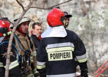 Fum dens la centrul de sănătate publică din Briceni. Pompierii au evacuat 11 persoane