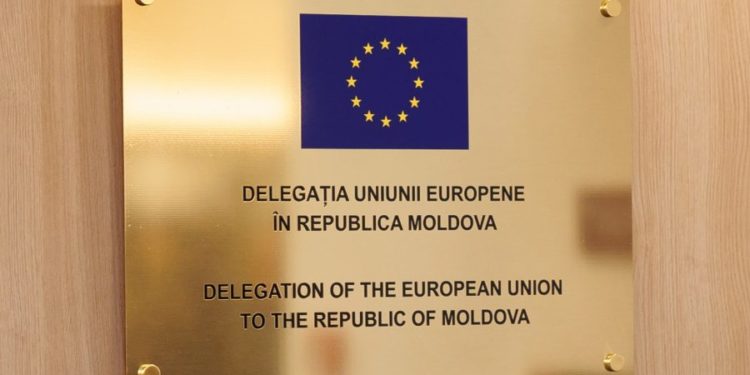 Un angajat al Delegației UE în R.Moldova a fost victima unui furt. Din casa acestuia au fost furați 10.000 de euro și două ceasuri scumpe | VIDEO