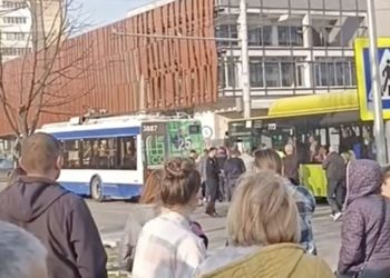 Новые кадры с места трагедии на Чеканах: девочку сбили на пешеходном переходе | VIDEO