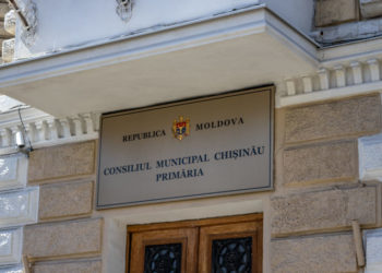 Primăria capitalei testează o aplicație mobilă pentru a urmări deplasarea transportului public în timp real. Cât se va cheltui pe acest sistem și ce cred despre el chișinăuienii  | VIDEO