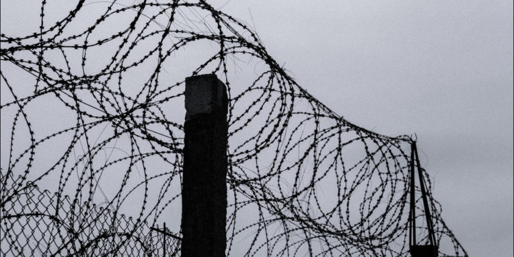 Un condamnat a fugit de două ori din penitenciar și a vrut să treacă ilegal frontiera