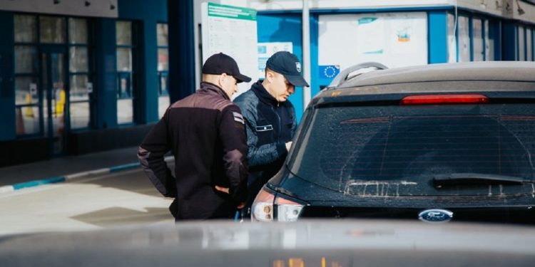Atenție, călători: Din cauza unor defecțiuni tehnice, procesarea datelor la trecerea frontierei se desfășoară cu dificultate