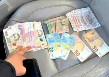 Șeful Postului de Inspecție la Frontiera Giurgiulești al ANSA și 10 subalterni, reținuți de CNA într-un dosar de corupție