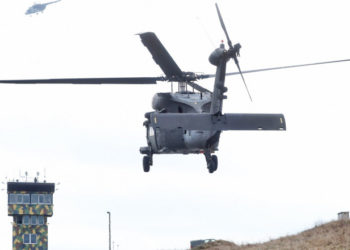 Nouă soldați americani au murit după ce două elicoptere Black Hawk s-au prăbușit