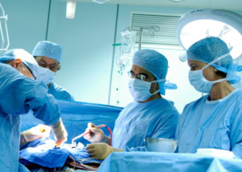 Transplantul cu ambii plămâni a fost efectuat cu succes la pacienţi cu stadiu avansat de cancer. Metoda, perfecţionată în pandemie