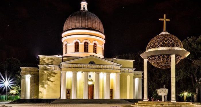 Mitropolia Moldovei organizează un pelerinaj în Țara Sfântă, Israel, în Săptămâna Patimilor. Enoriașii vor avea misiunea să aducă focul haric | VIDEO