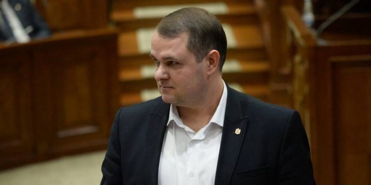 Deputatul Alexandr Nesterovschi și-a anunțat plecarea din BCS. Acesta va fi deputat neafiliat și se alătură echipei „Mișcarea pentru Popor” | VIDEO