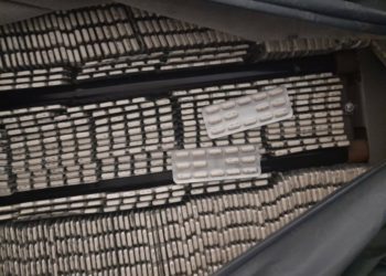 Contrabandă cu medicamente: 11 200 de pastile, fără acte de proveniență, depistate în PTF comun Palanca