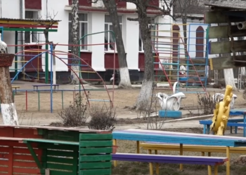 Un grup de părinți acuză două angajate ale unei grădinițe din Bălți că le-ar maltrata și înjura copiii. Procurorii și Direcția Educație au pornit o anchetă | VIDEO