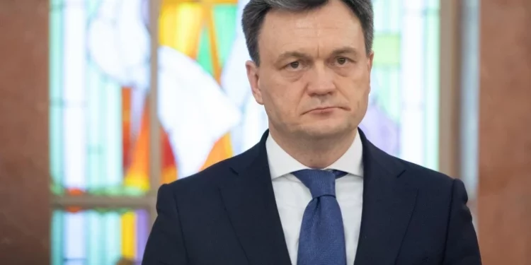 Mașina și toate conturile bancare sunt deținute de soție. Detalii din declarația de avere a premierului Dorin Recean | VIDEO