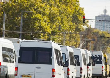 Încă o asociație de transportatori anunță că va participa mâine la protest, în fața sediului INSP: Nu vom admite colapsul ramurii transportului regulat de persoane | VIDEO